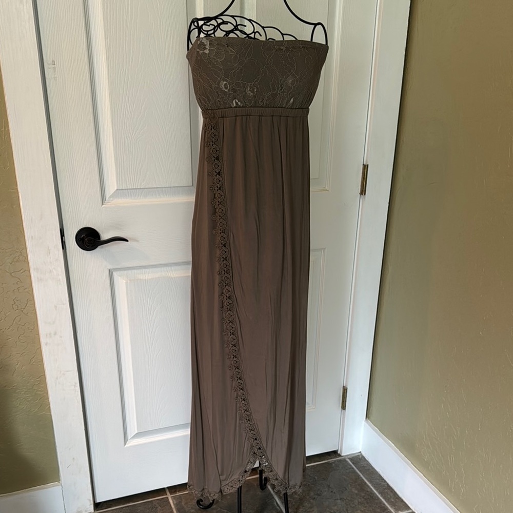 Elegant Strapless Taupe Dress